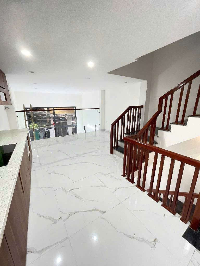 NHÀ ĐẸP TRUNG TÂM ĐỐNG ĐA - MẶT TIỀN RỘNG - THOÁNG SÁNG TRƯỚC SAU - KINH DOANH ĐỈNH